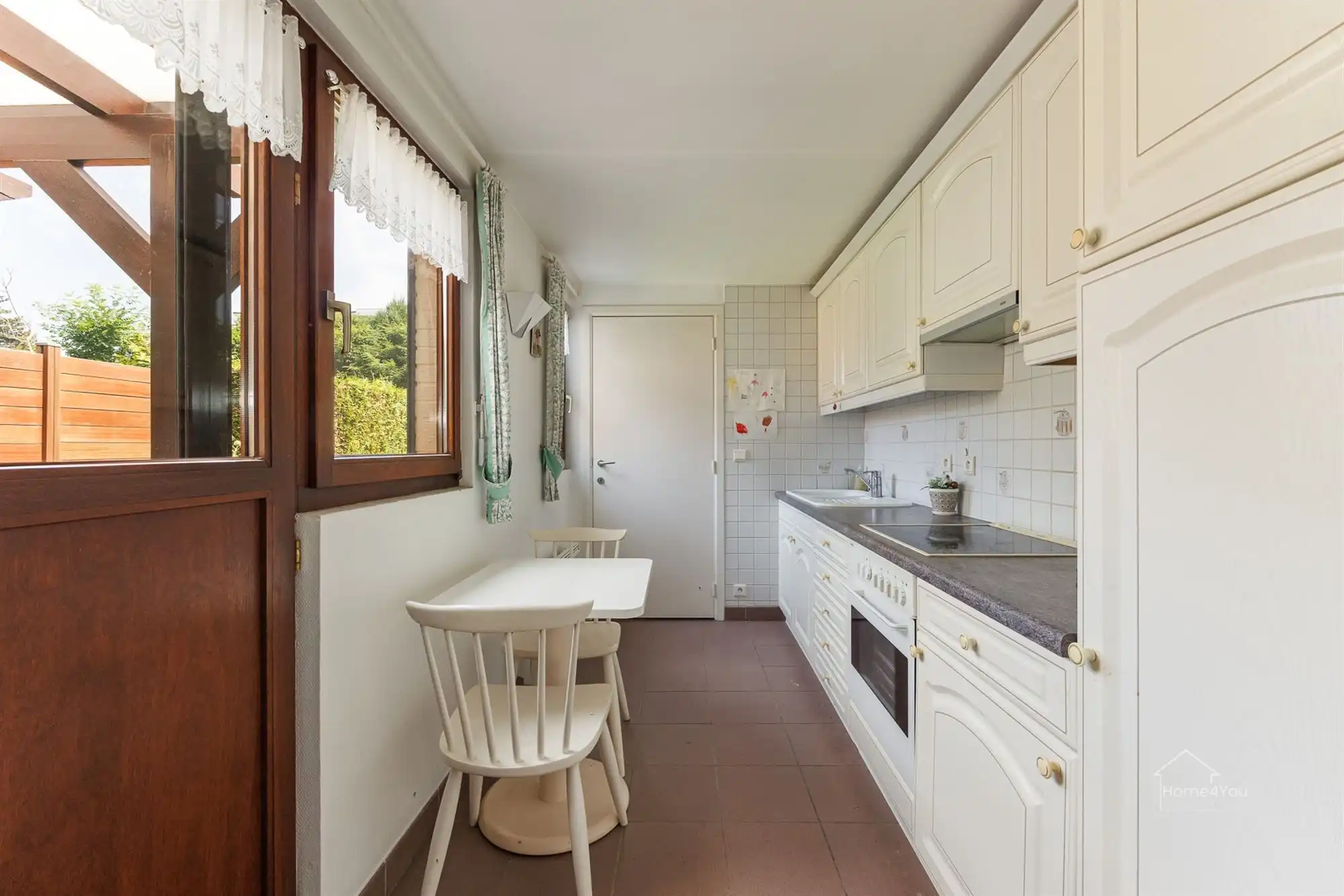 Te renoveren rijwoning met garage op toplocatie te Kontich foto 10