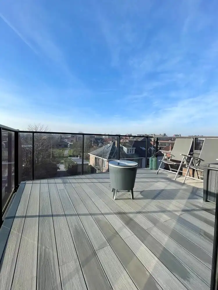 Lichtrijke dakstudio in centrum Sint-Truiden foto 9