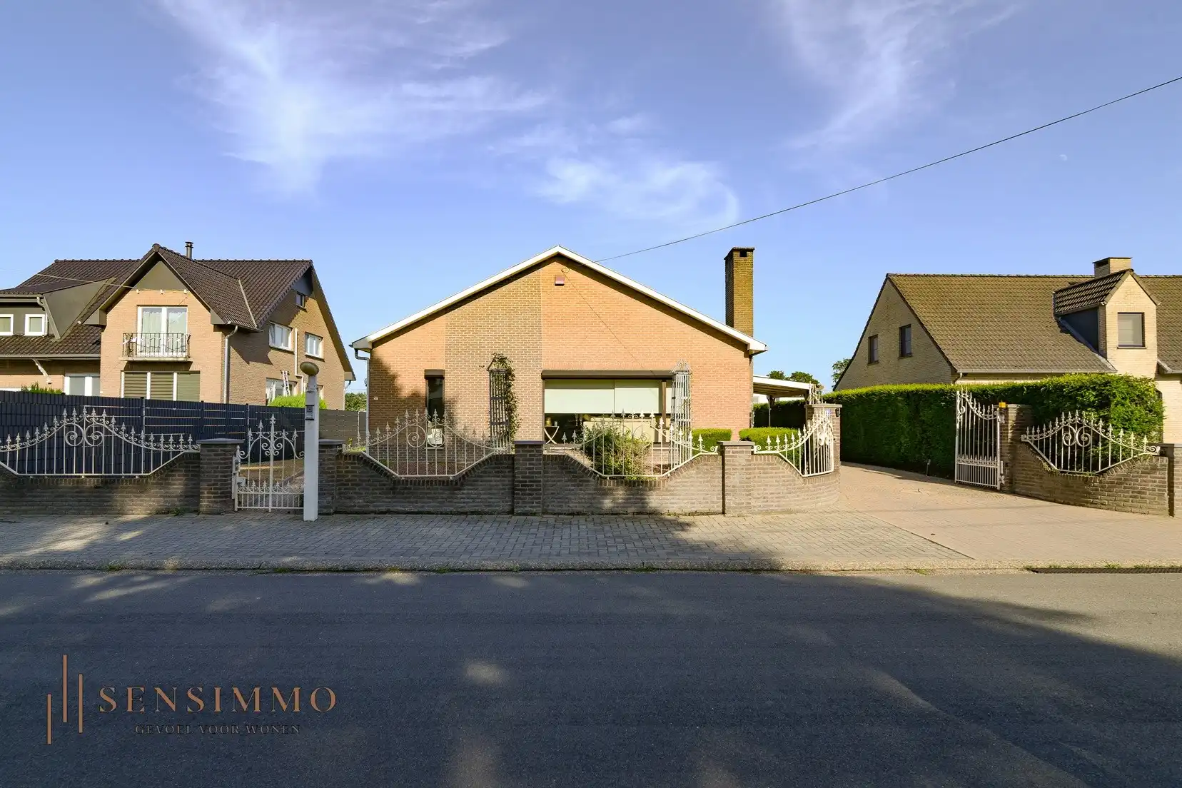 Instapklare, energiezuinige vrijstaande bungalow met 4 slaapkamers! foto {{pictureIndex}}