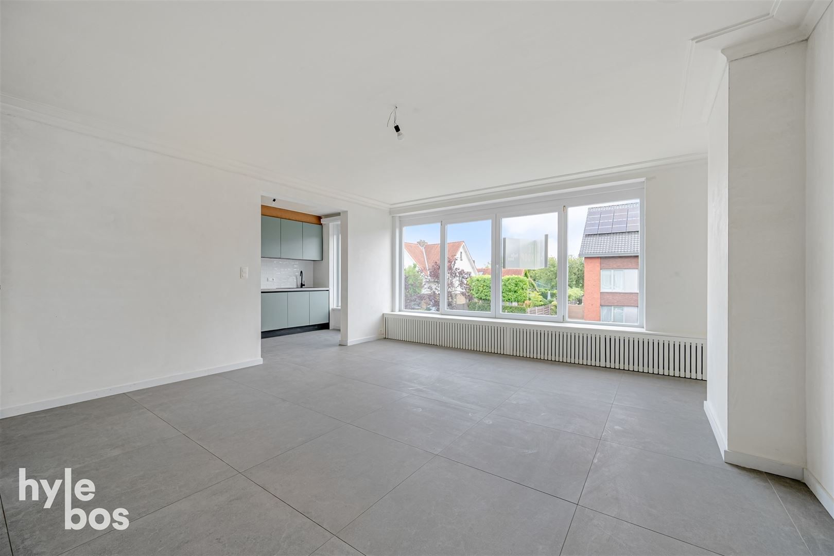 Gerenoveerd appartement met garage in gezellige woonwijk foto 3