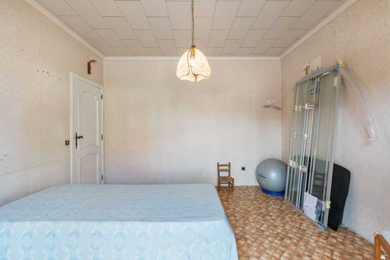 Gelijkvloerse woning met grote loods achteraan op 25are foto 24