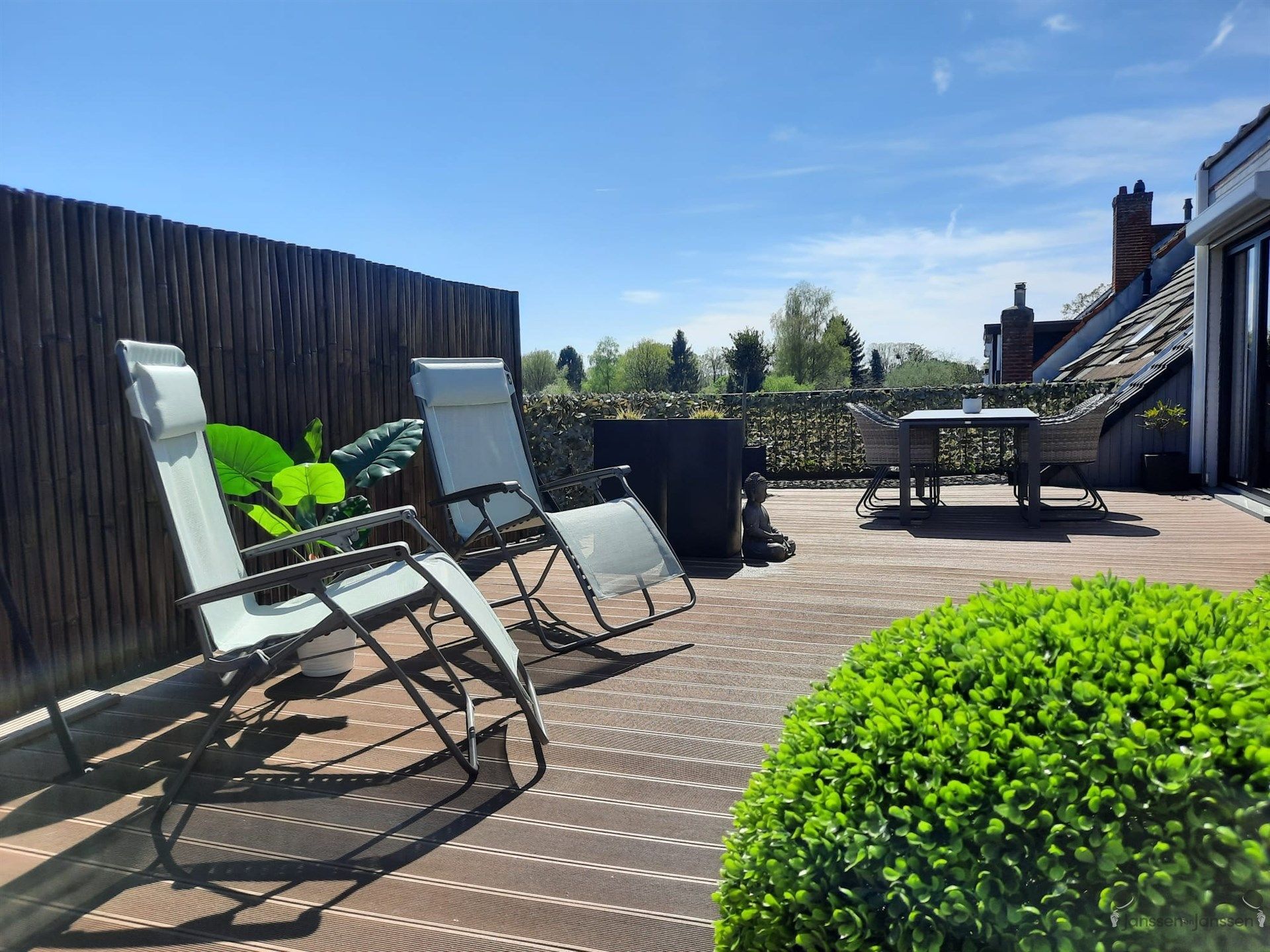 Modern, stijlvol dakappartement met riant terras en panoramisch uitzicht foto 21