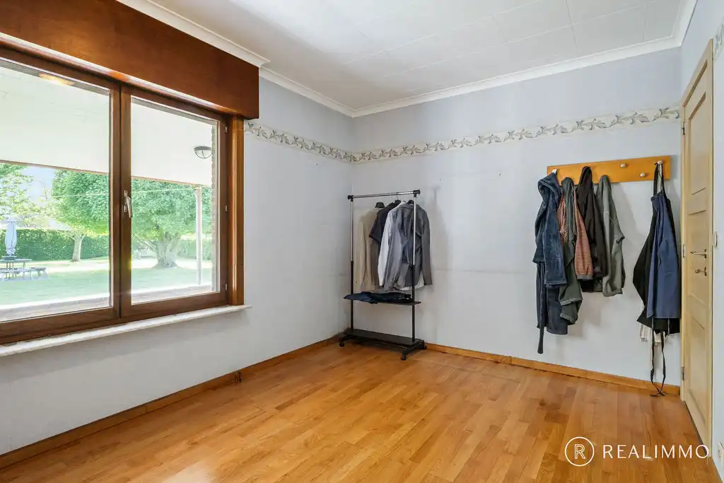 Alleenstaande instapklare woning op 1.483 m² in rustige ligging te Deerlijk! foto 11