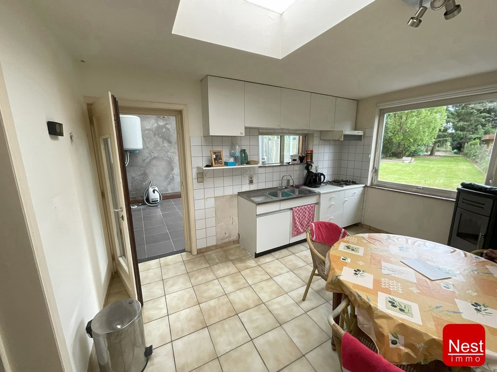 Te renoveren woning met groot potentieel foto 5