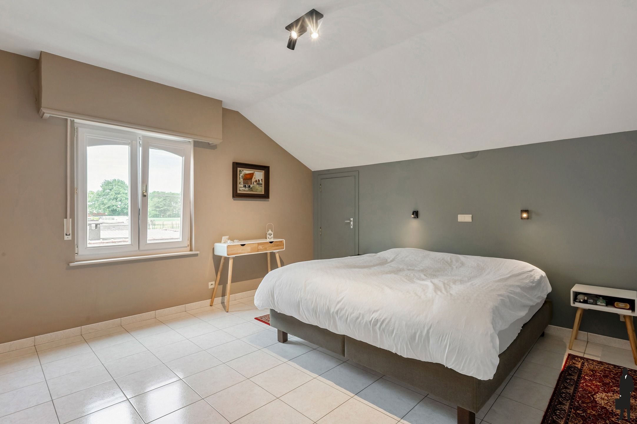 Ruime en instapklare woning (320m²) met 4 slaapkamers en prachtig zicht op weiland op een perceel van 928m² foto 13