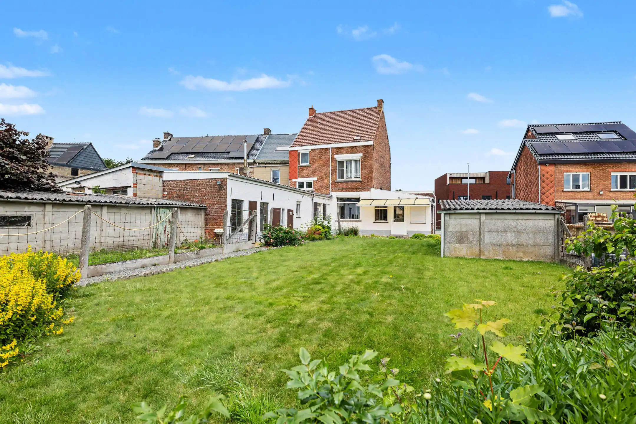 Charmante herenwoning met authentieke elementen, grote tuin en weide op 17a 70ca foto 30