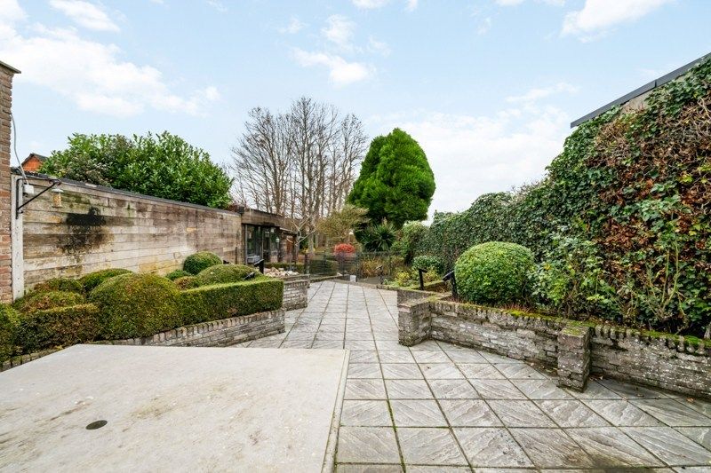 Uitstekend gelegen handelspand met woonst in Eernegem foto 23