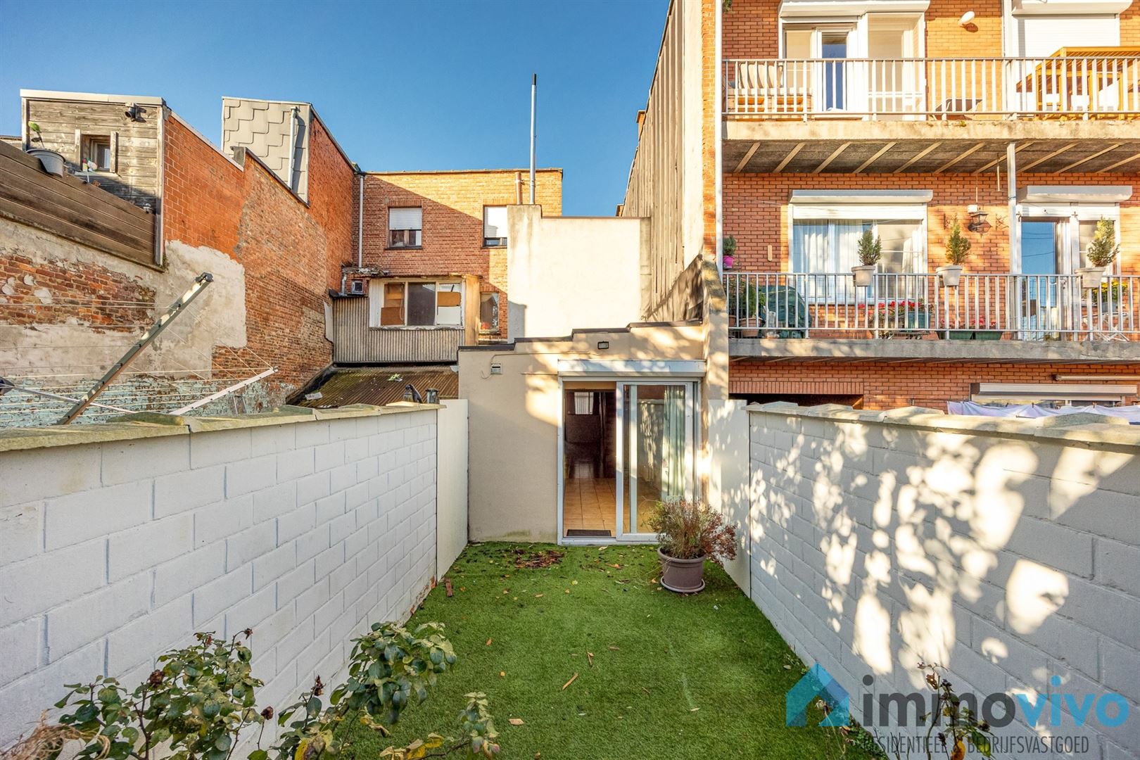 Te renoveren woning met 2 slaapkamers en gezellige tuin. foto 10