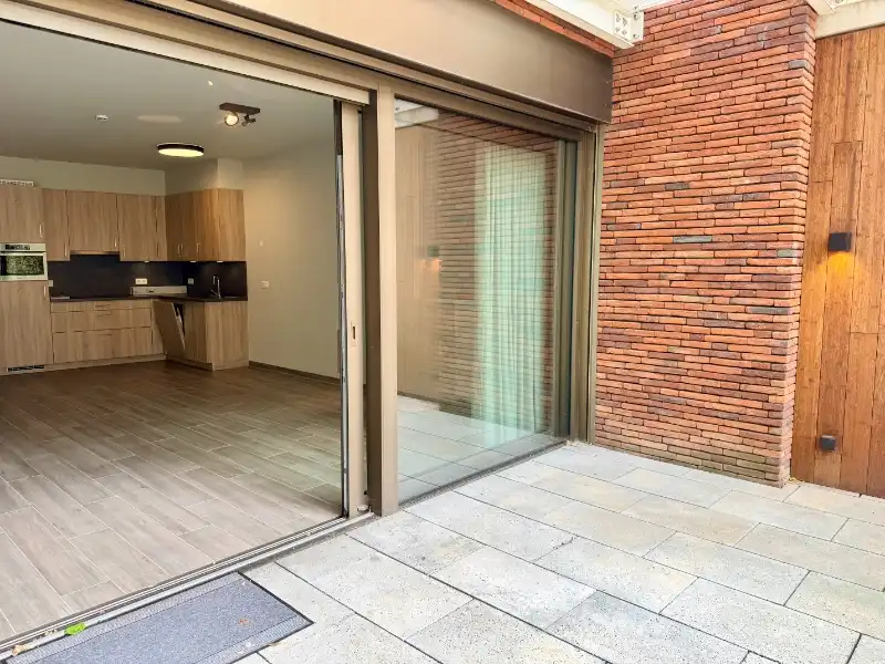 SERVICEFLAT MET GEZELLIG TERRAS foto 3