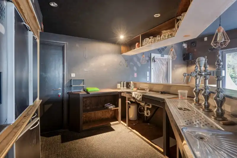 Commercieel pand met woonst en feestzaal op zichtbare locatie te Tielt 🏠 foto 7