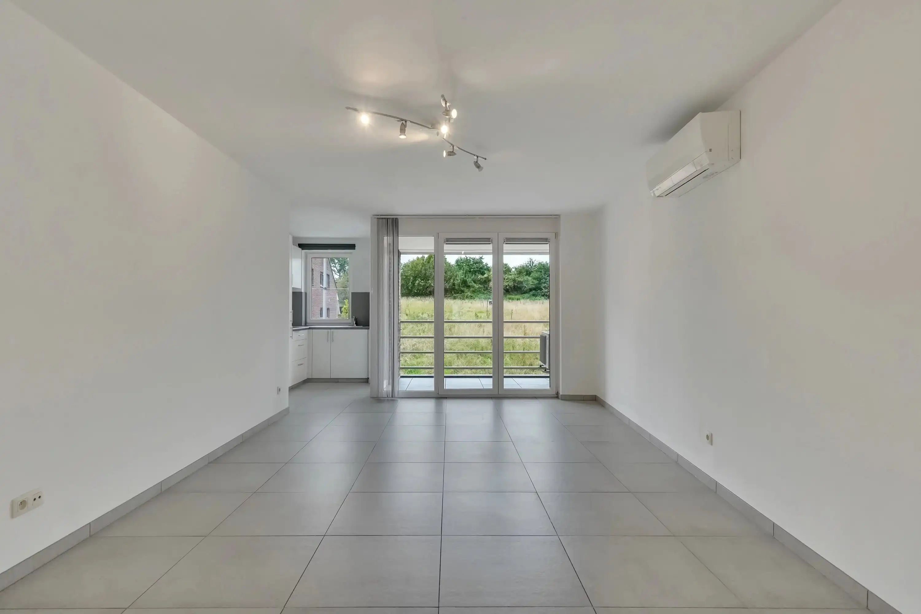 Mooi, recent appartement foto 2
