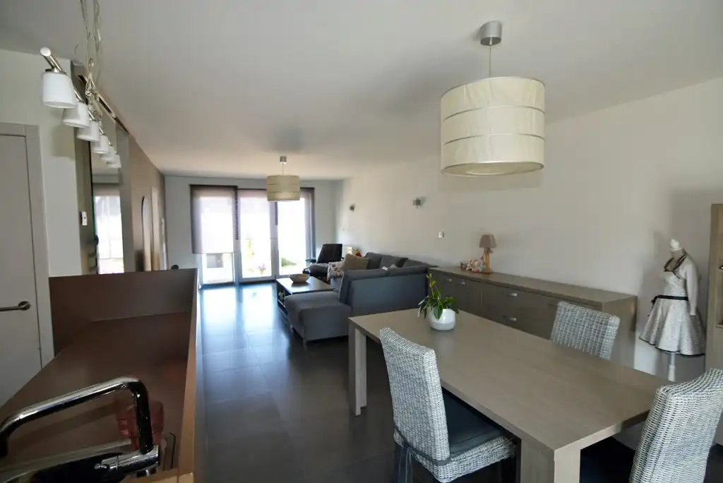 Modern triplex appartement met 3 slpks, terras, kelderberging en autostaanplaats. foto 6