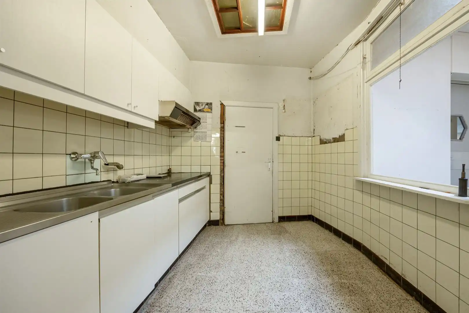 Hedendaagse commerciële ruimte met appartement foto 6