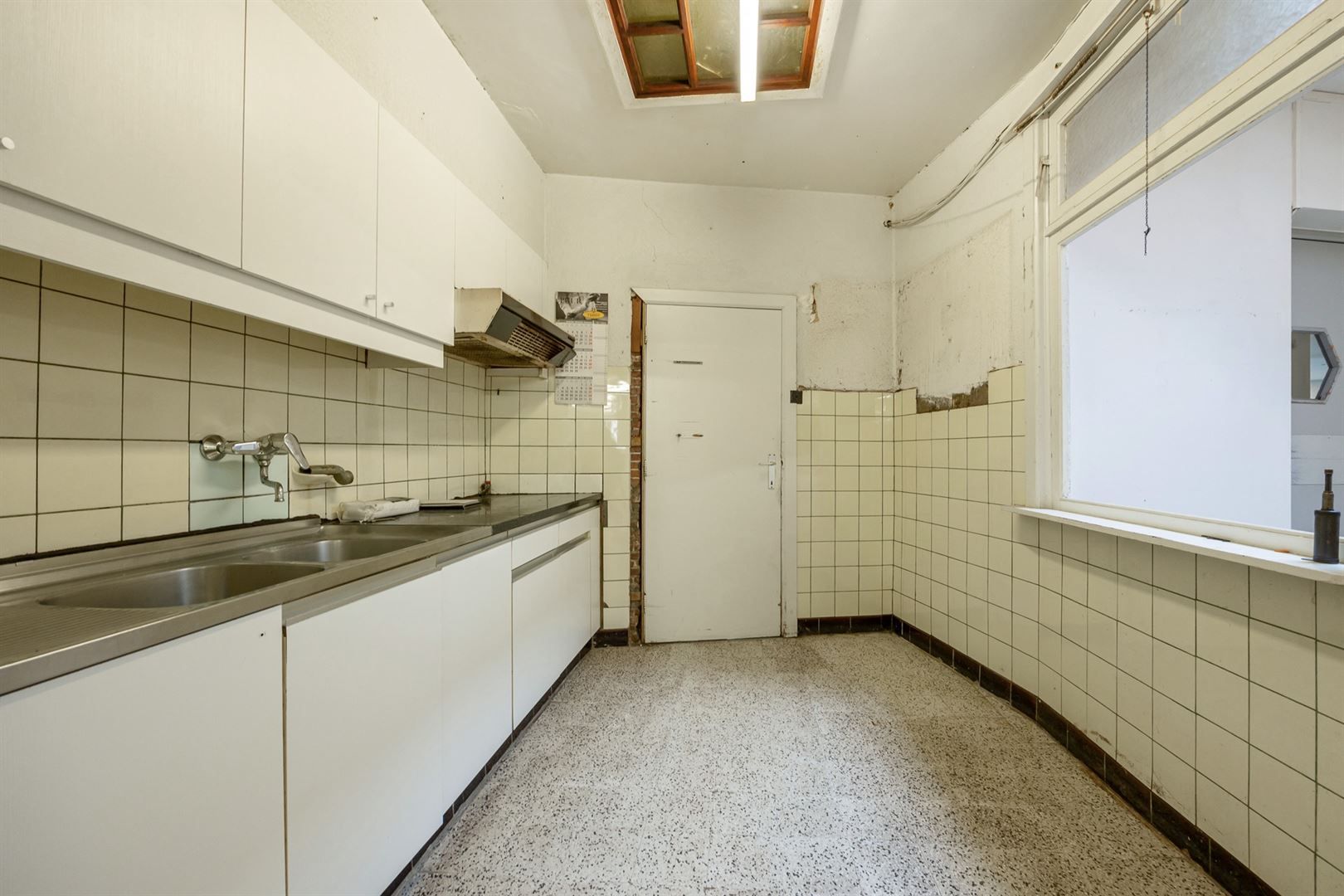 Hedendaagse commerciële ruimte met appartement foto 6