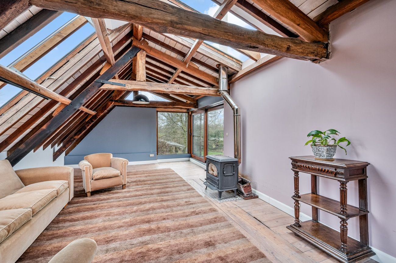 VERKOCHT!! Ruime alleenstaande volledig te renoveren woning met afzonderlijke garage op een makkelijk bereikbare locatie in Desteldonk. foto 40