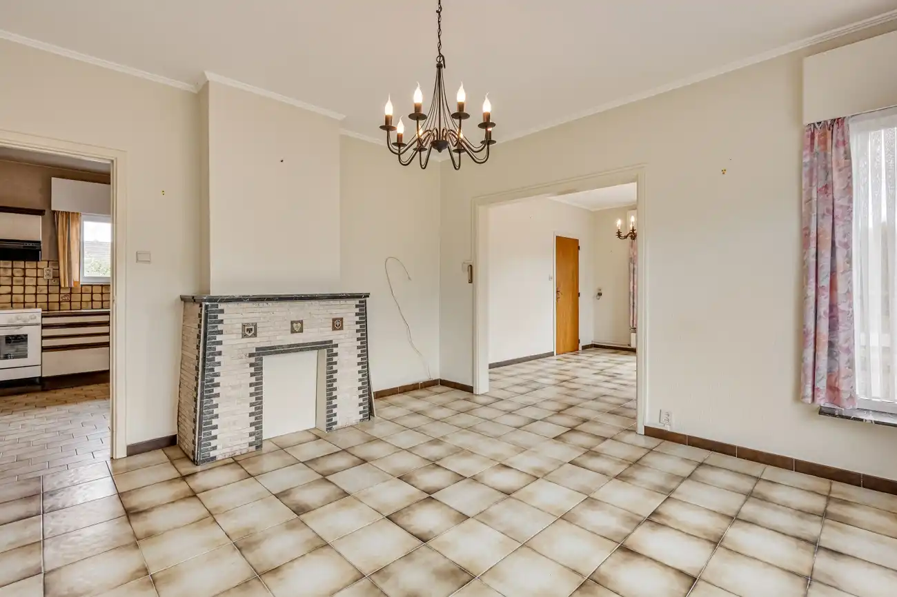 Charmante te renoveren woning met 3 slaapkamers in het rustige Desteldonk foto 7