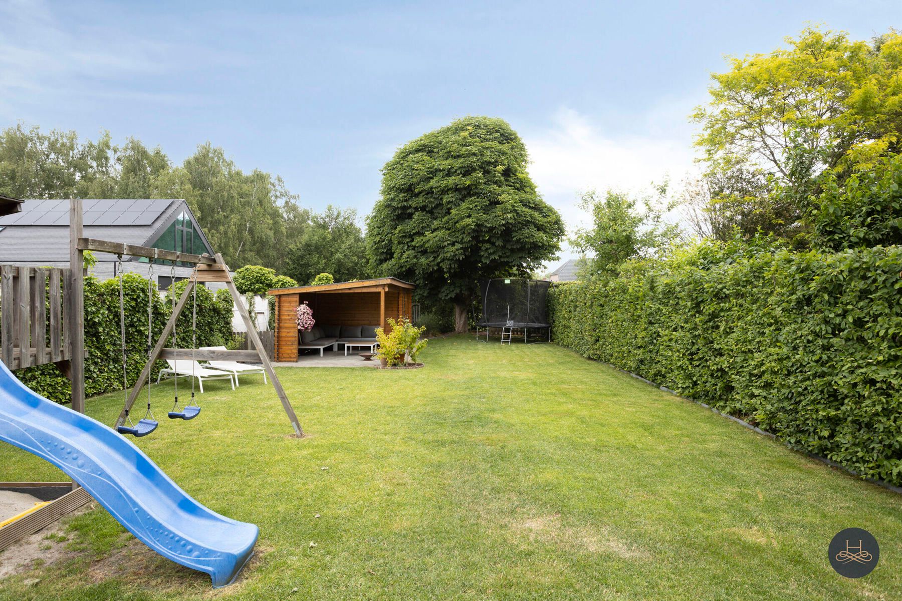 Charmante, gerenoveerde halfopen woning met grote tuin foto 4