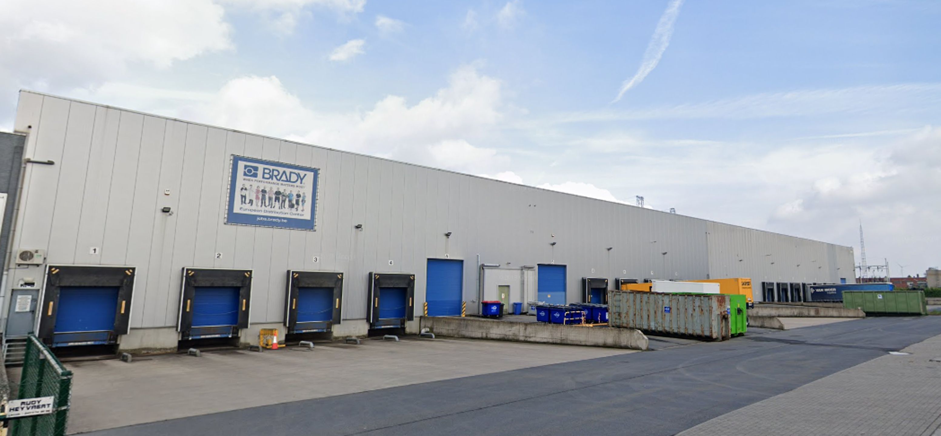 TE HUUR Magazijnruimte unit 1 foto {{pictureIndex}}