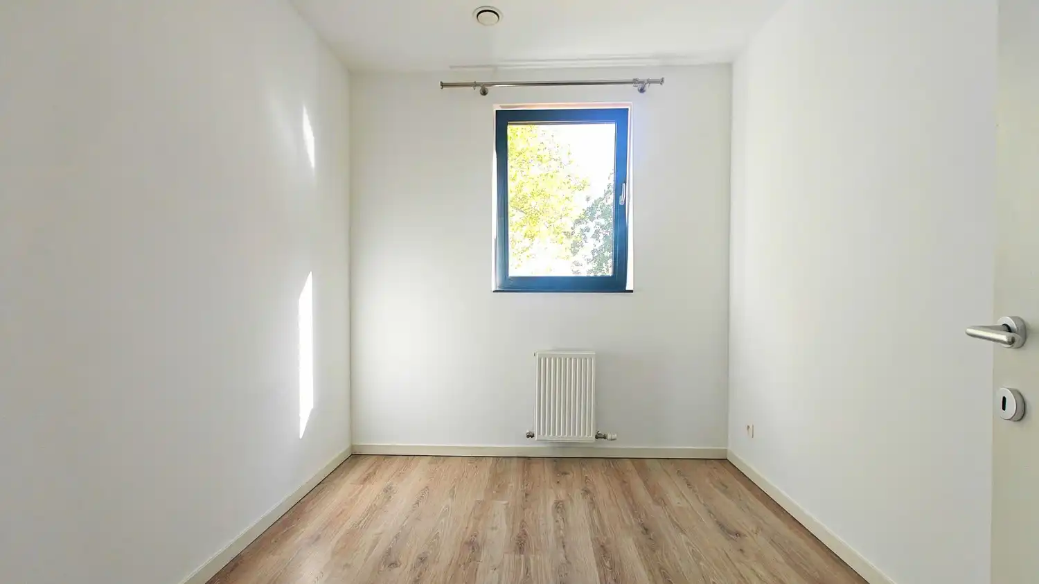 Energiezuinig appartement met 2 slaapkamers, terras, staanplaats en kelder te Sint-Pieters-Leeuw foto 7