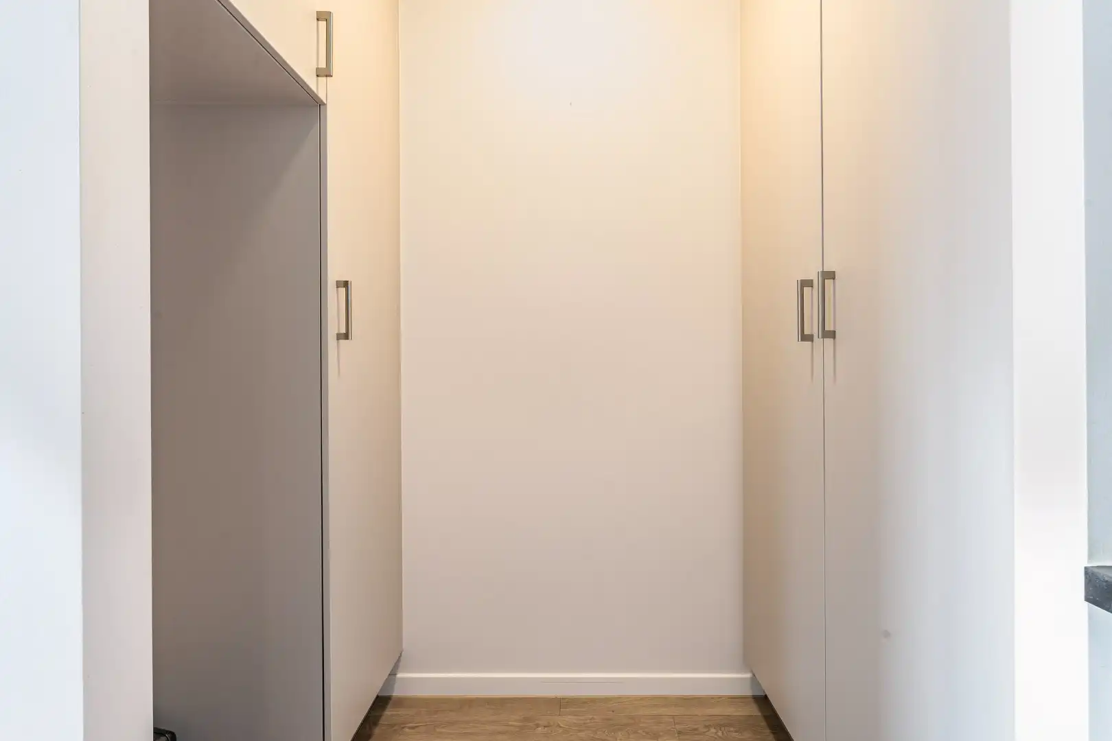  Volledig / modern uitgeruste service flat (nieuwbouw)  in een prachtige groene omgeving. foto 15