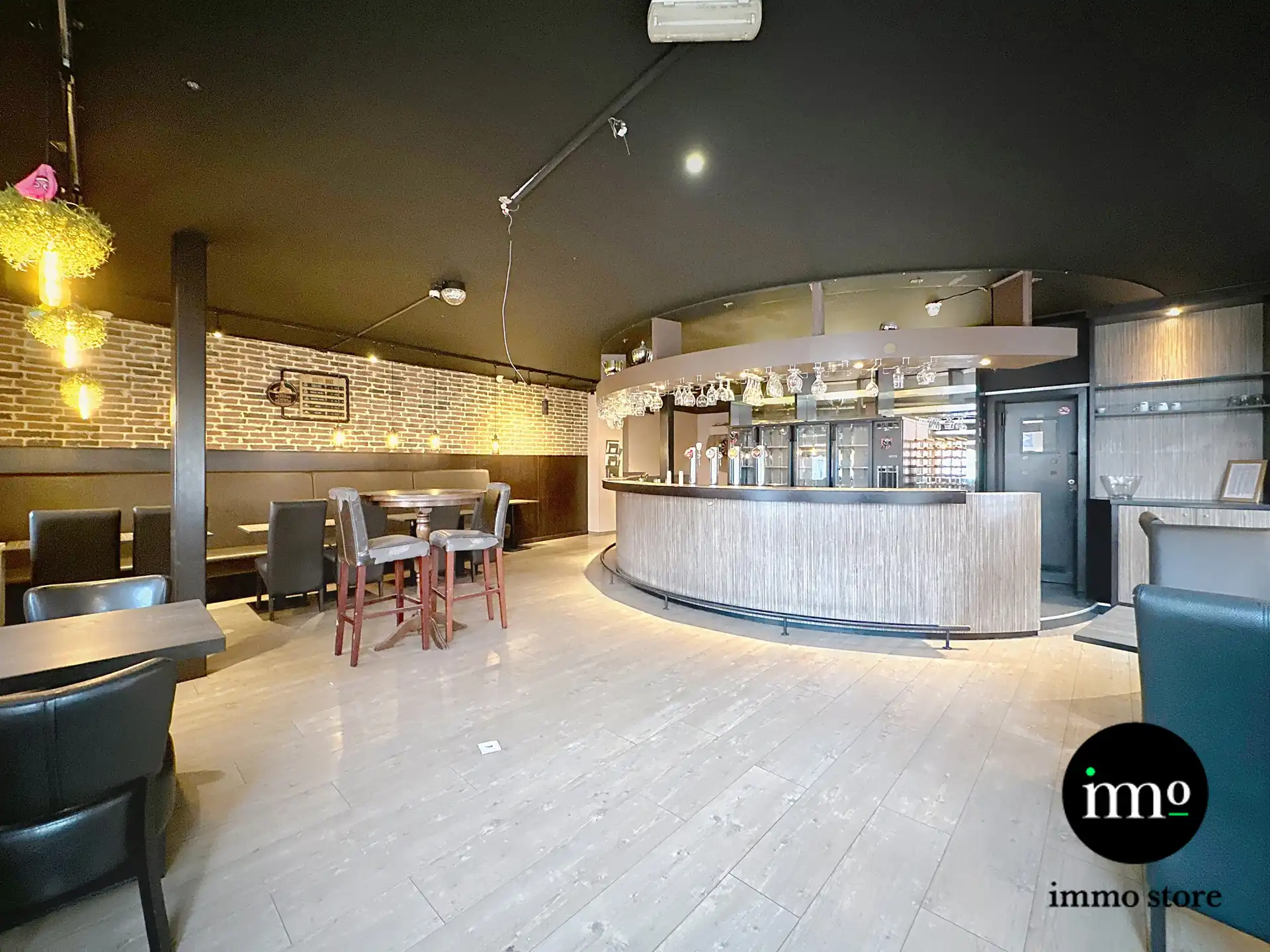 Gezellige brasserie met terras en eventueel woongelegenheid foto 4