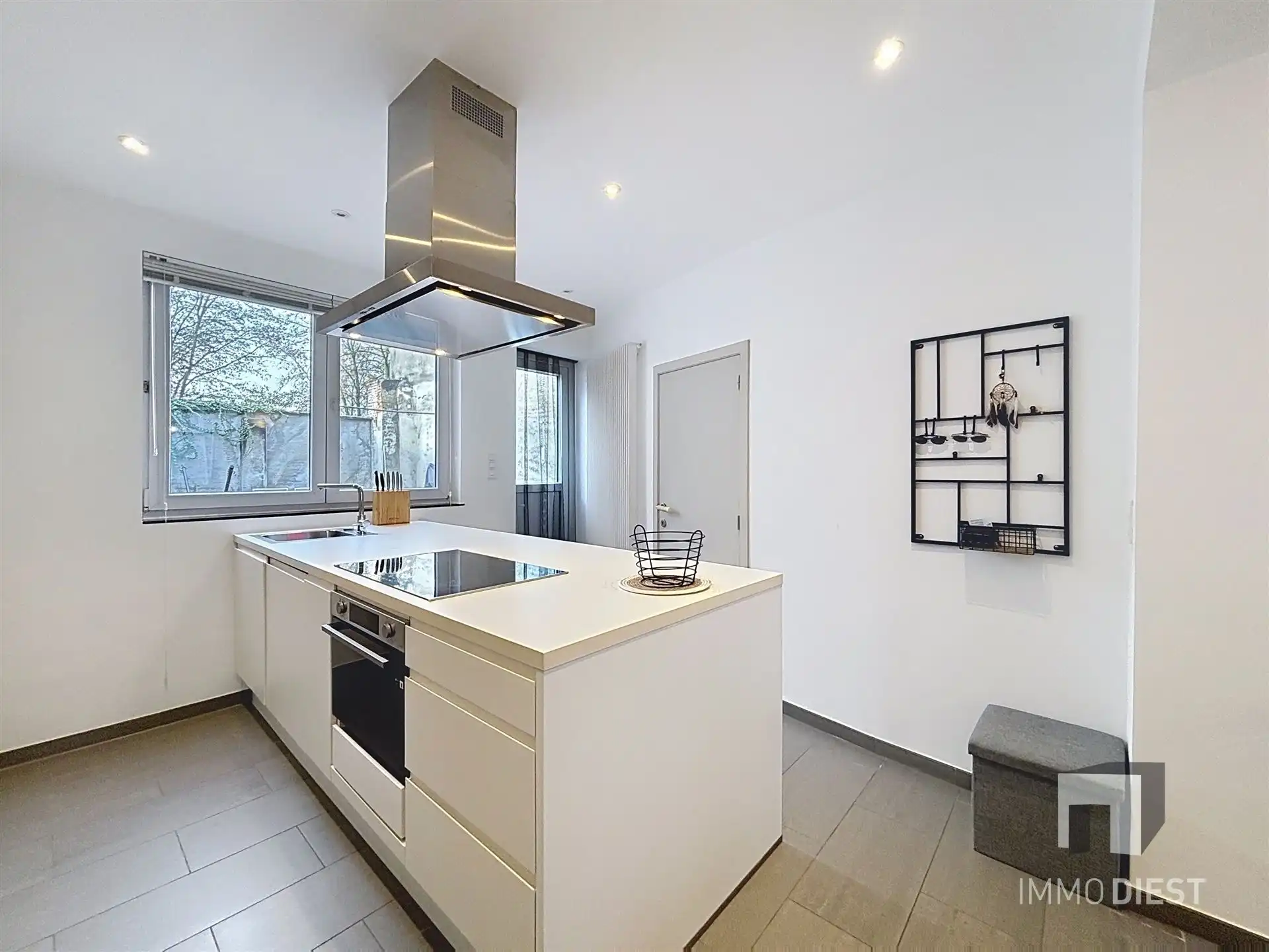 Trendy gerenoveerde woning met 3 slaapkamers foto 11