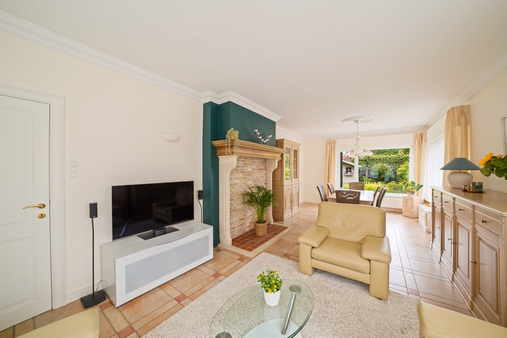 Instapklare, uitstekend onderhouden woning in hartje Oudenburg. foto 4