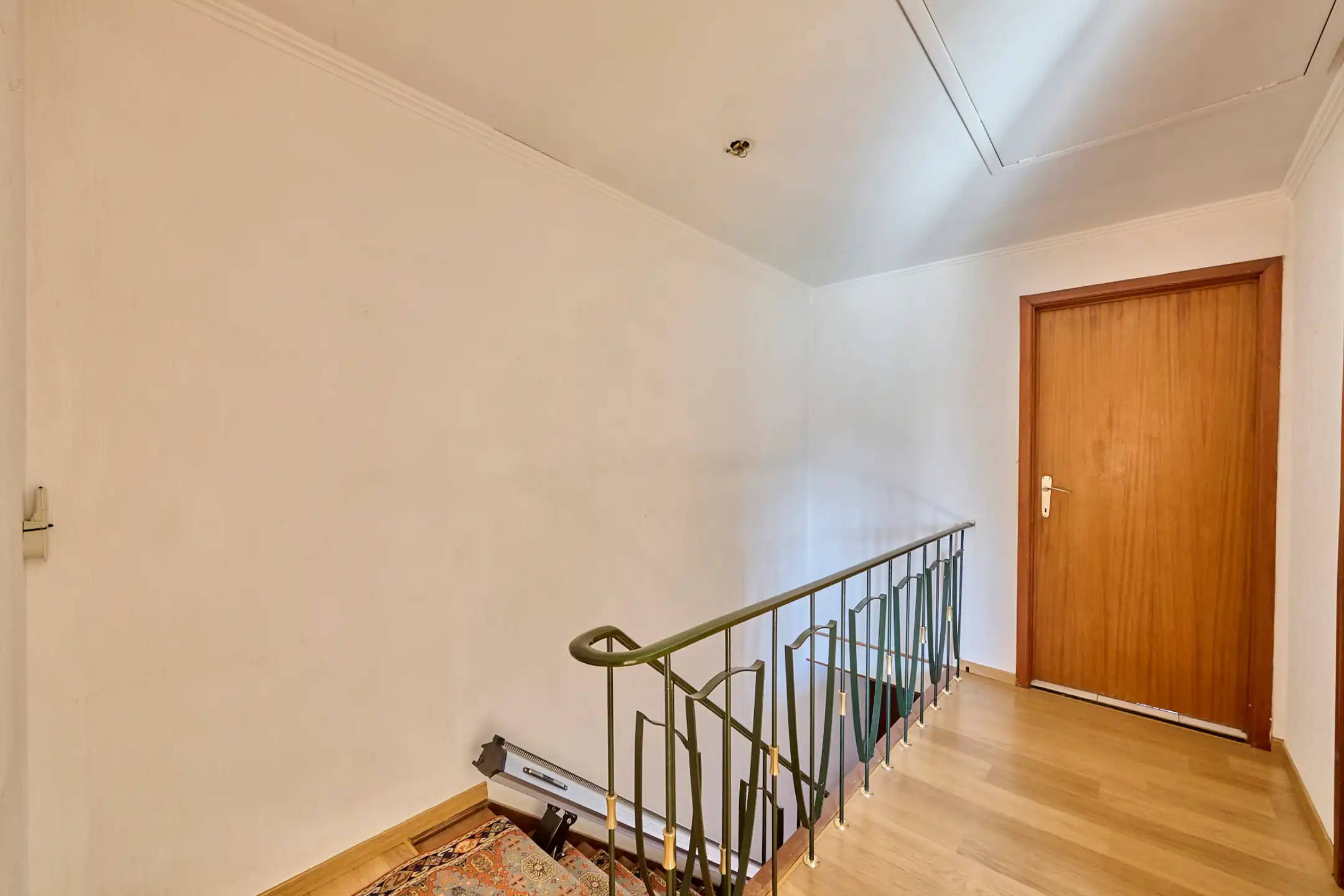 Goed onderhouden rijwoning op toplocatie met parking foto 12