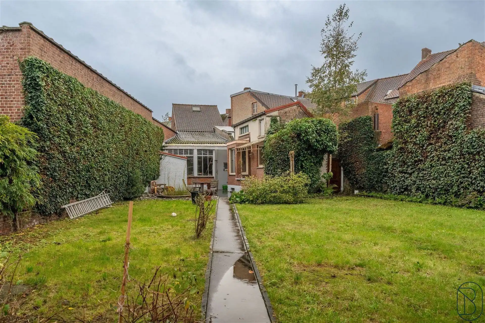 Indrukwekkend handelspand met woonst (6 SLK)! foto 6