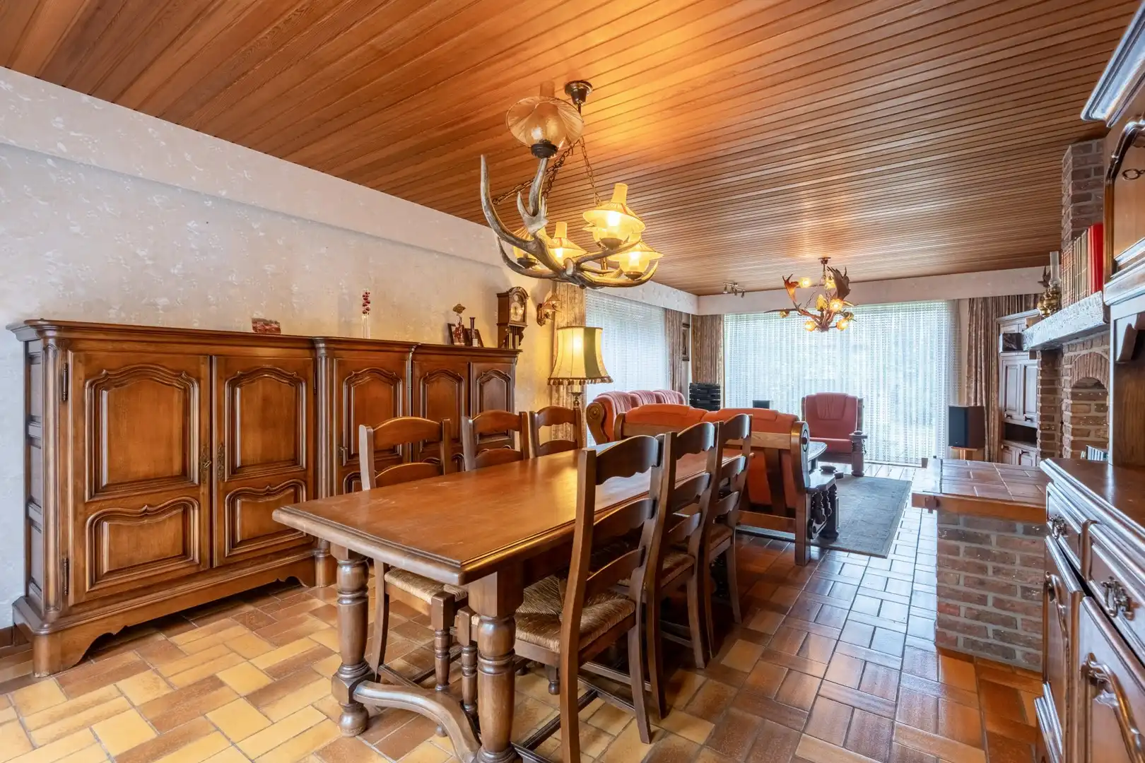 Ruime open bebouwing met 6 slaapkamers op een perceel van 13a 44ca foto 10