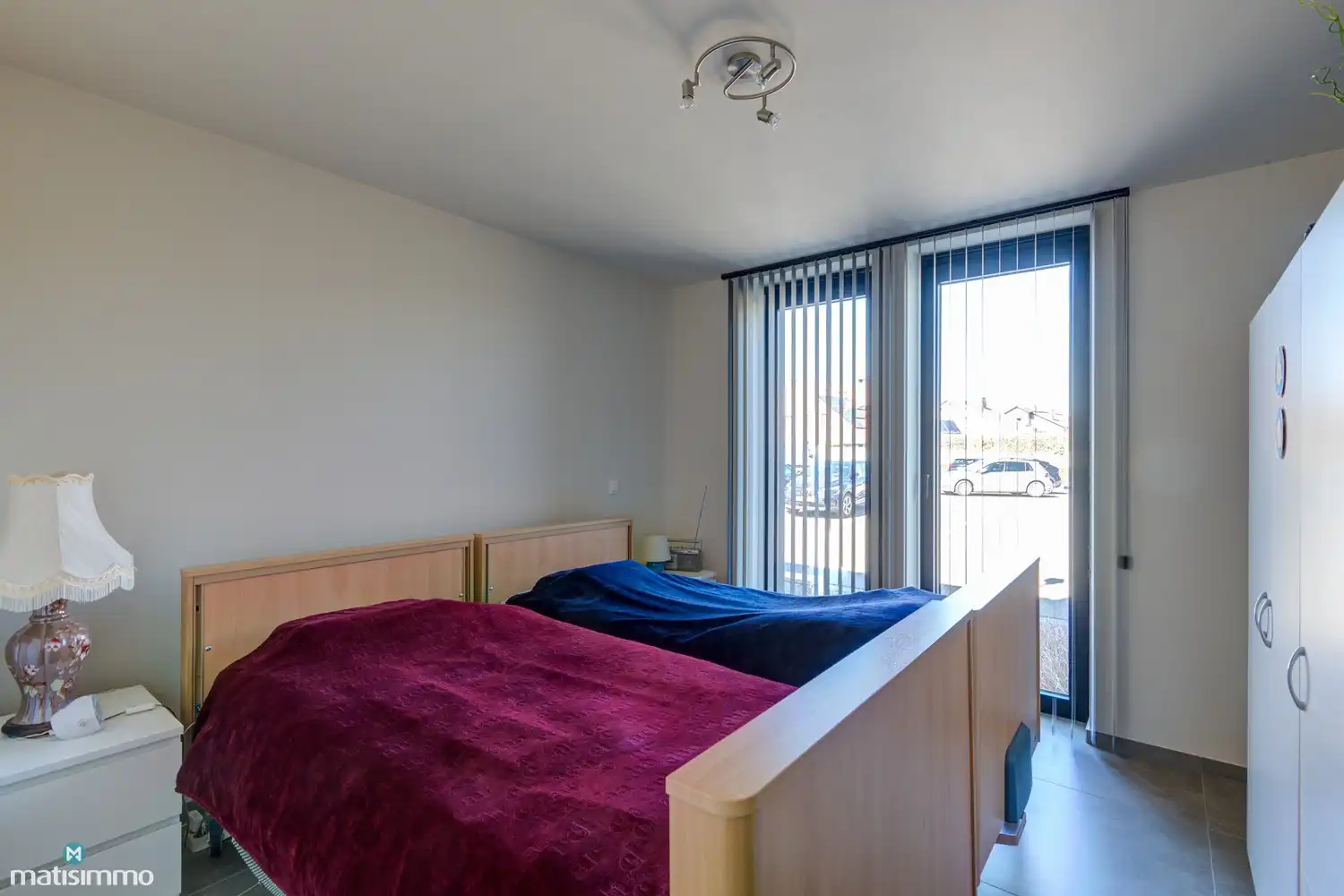 INSTAPKLAAR GELIJKVLOERS APPARTEMENT MET TUIN EN AUTOSTAANPLAATS NABIJ HET STADSCENTRUM VAN BILZEN foto 8