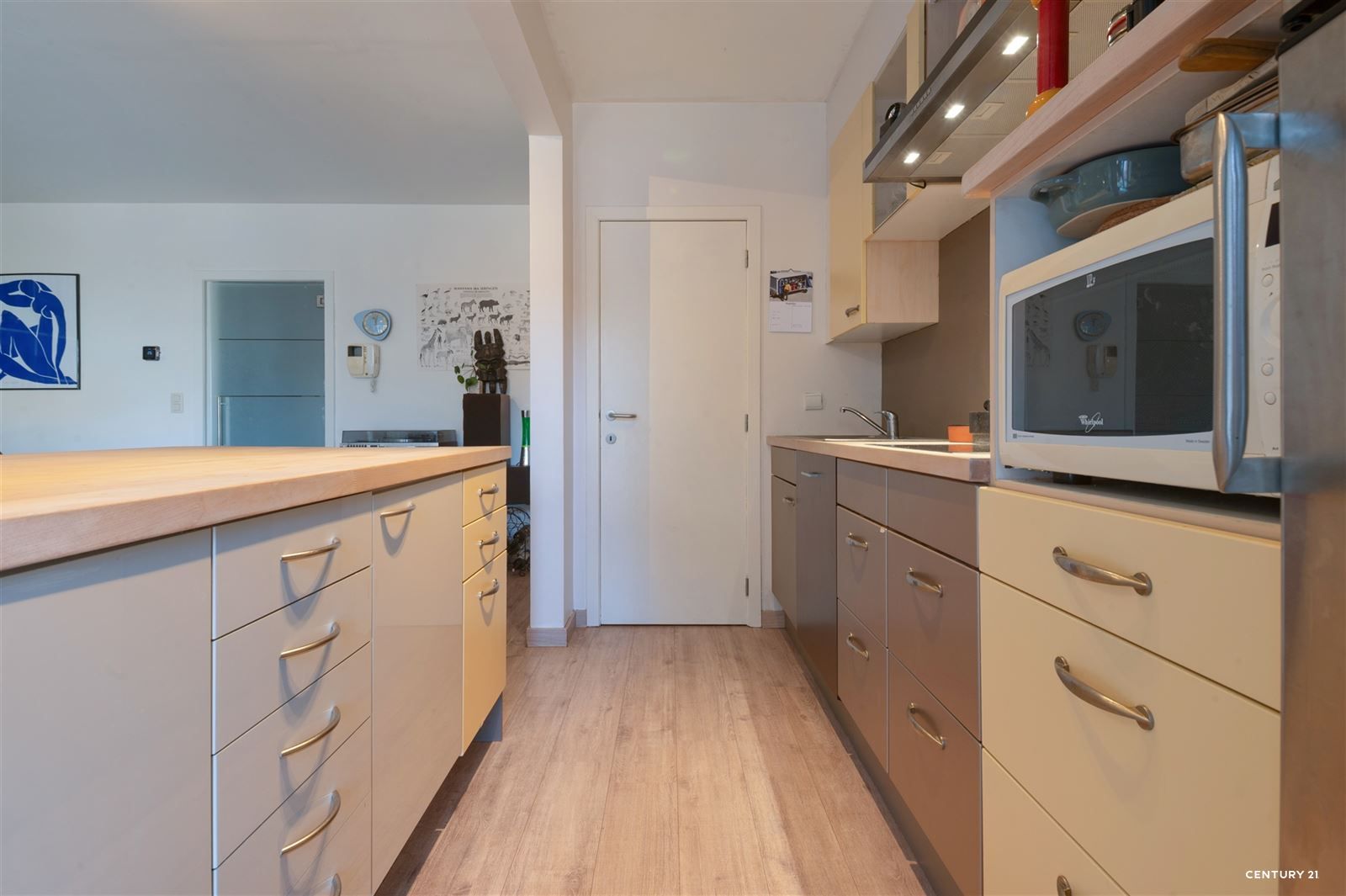 Lichtrijk en instapklaar appartement op toplocatie in Gent! foto 9