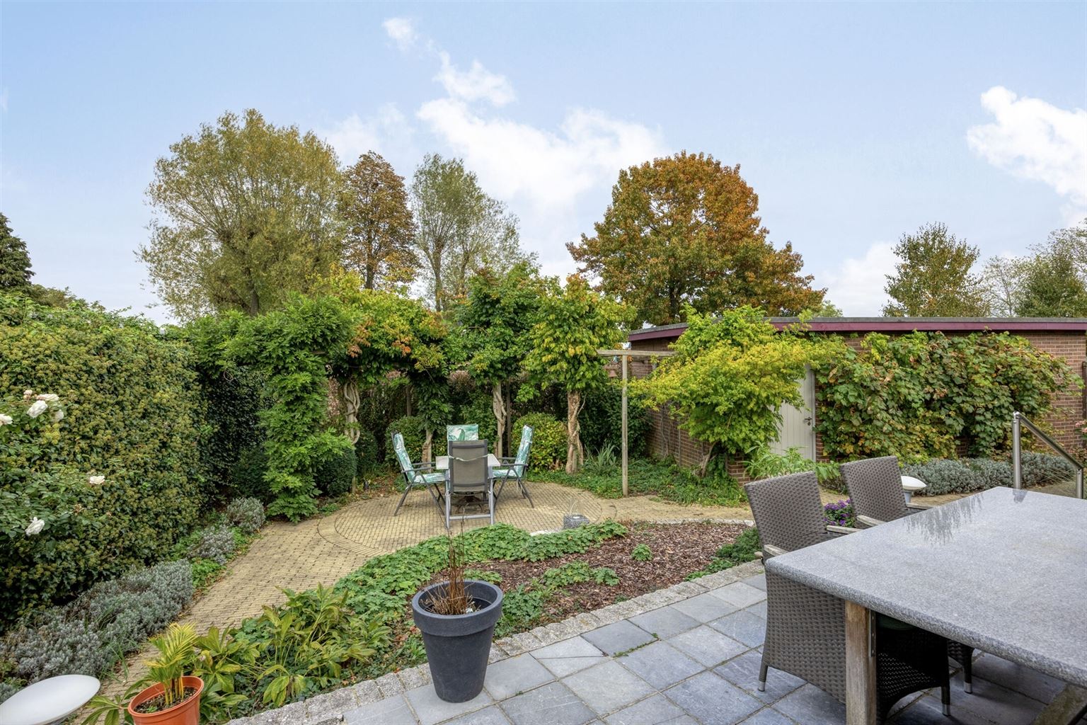 Gelijkvloerse, vrijstaande woning met 3 slaapkamers, omheinde tuin en garage op een rustige locatie nabij het centrum van Maaseik. foto 30