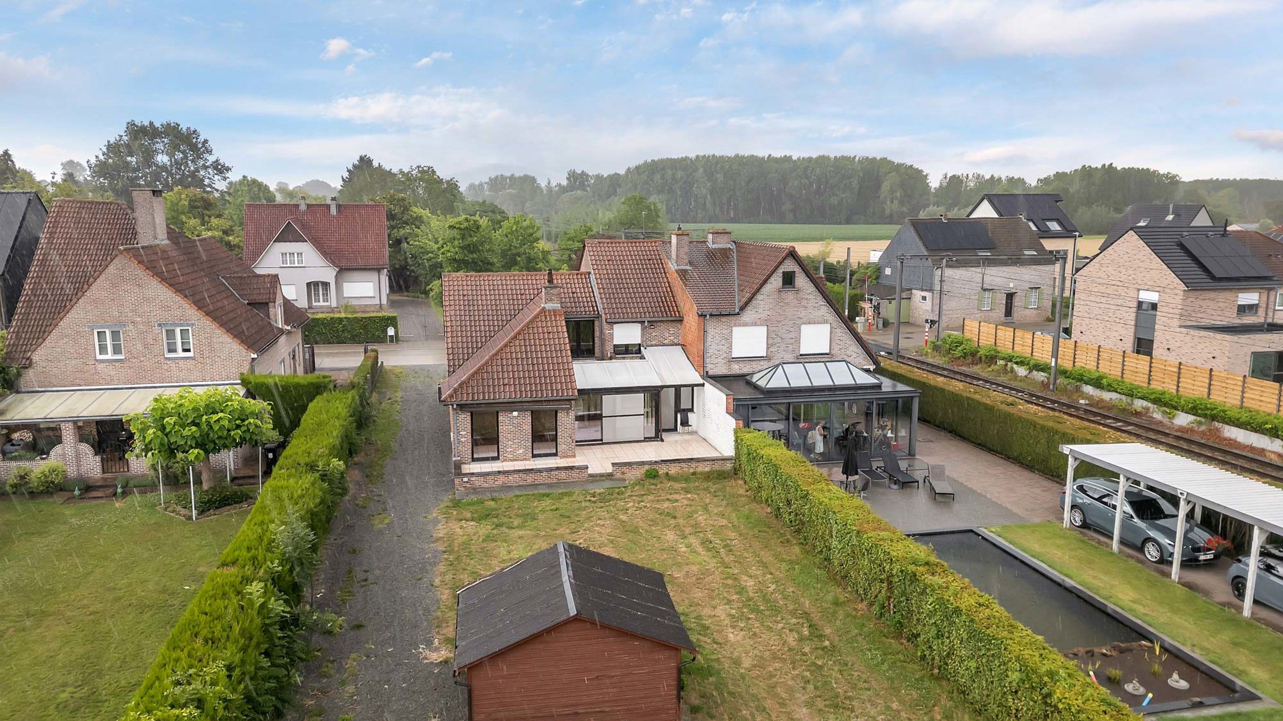 Op te frissen hob met ruime tuin foto 25