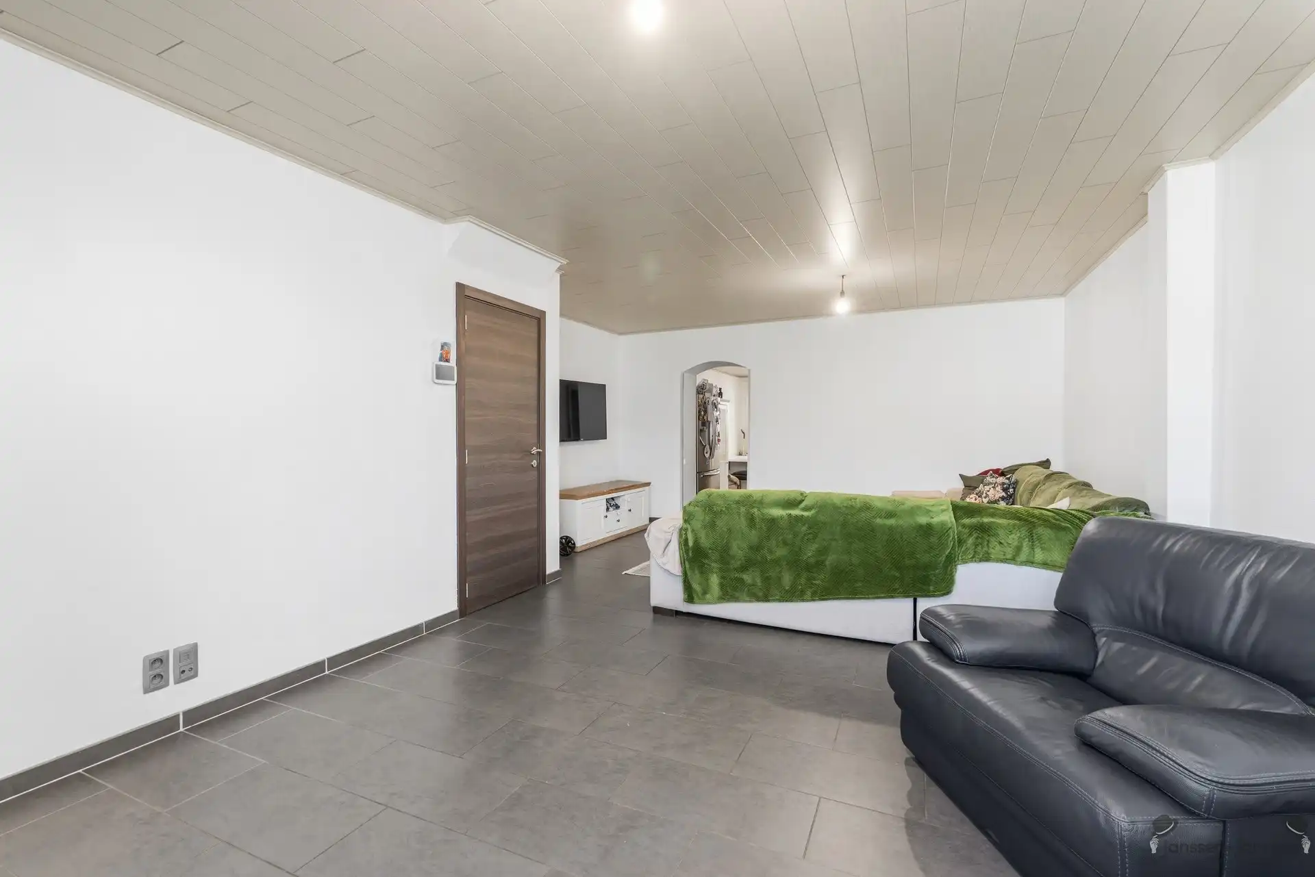 Charmante rijwoning met tuin in het groene Waterschei foto 6