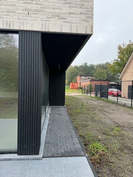 Exclusieve nieuwbouw villa met 3 slaapkamers op een perceel van 9 a en 64 ca. foto 30