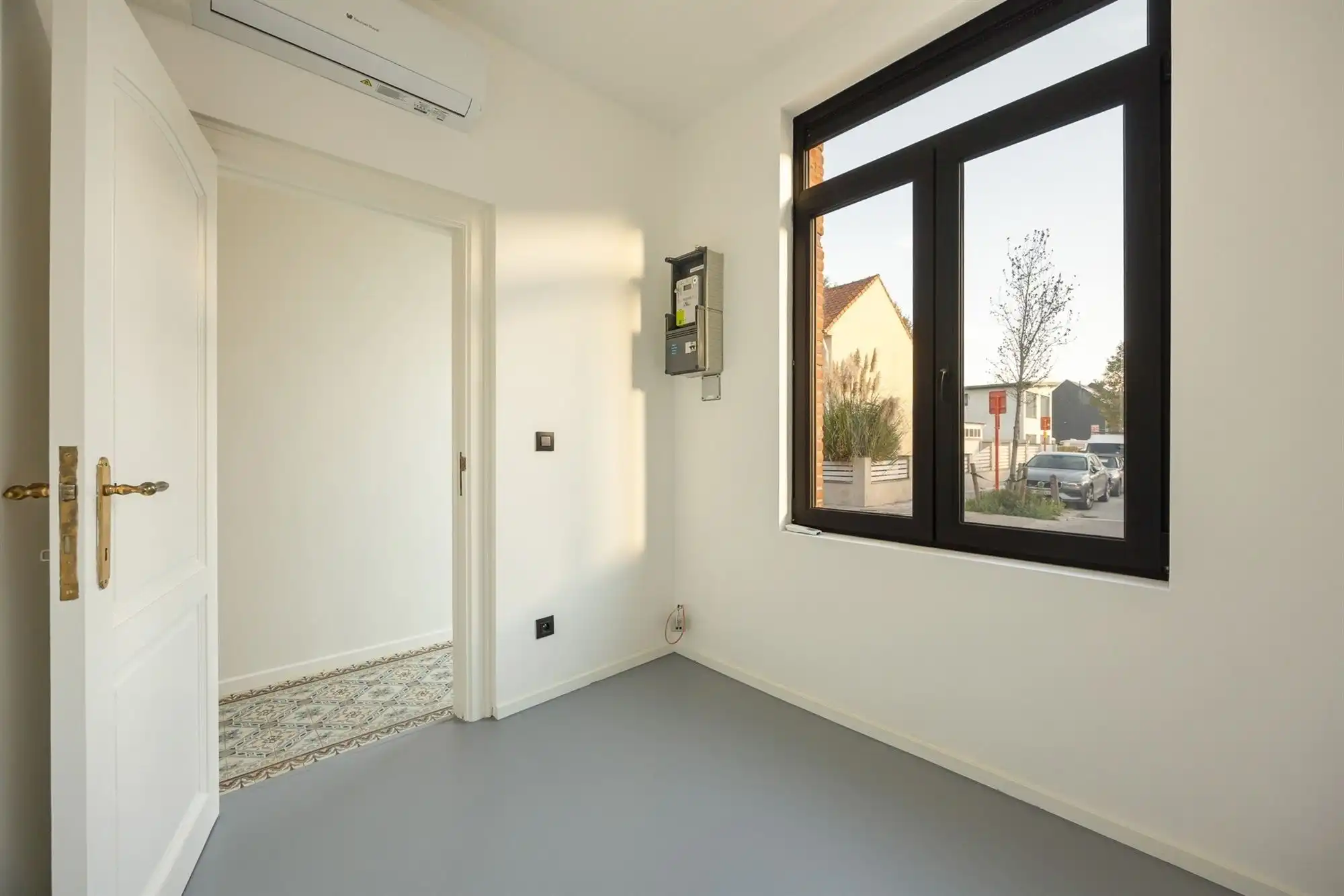 Gerenoveerde woning met drie slaapkamers en tuin foto 12