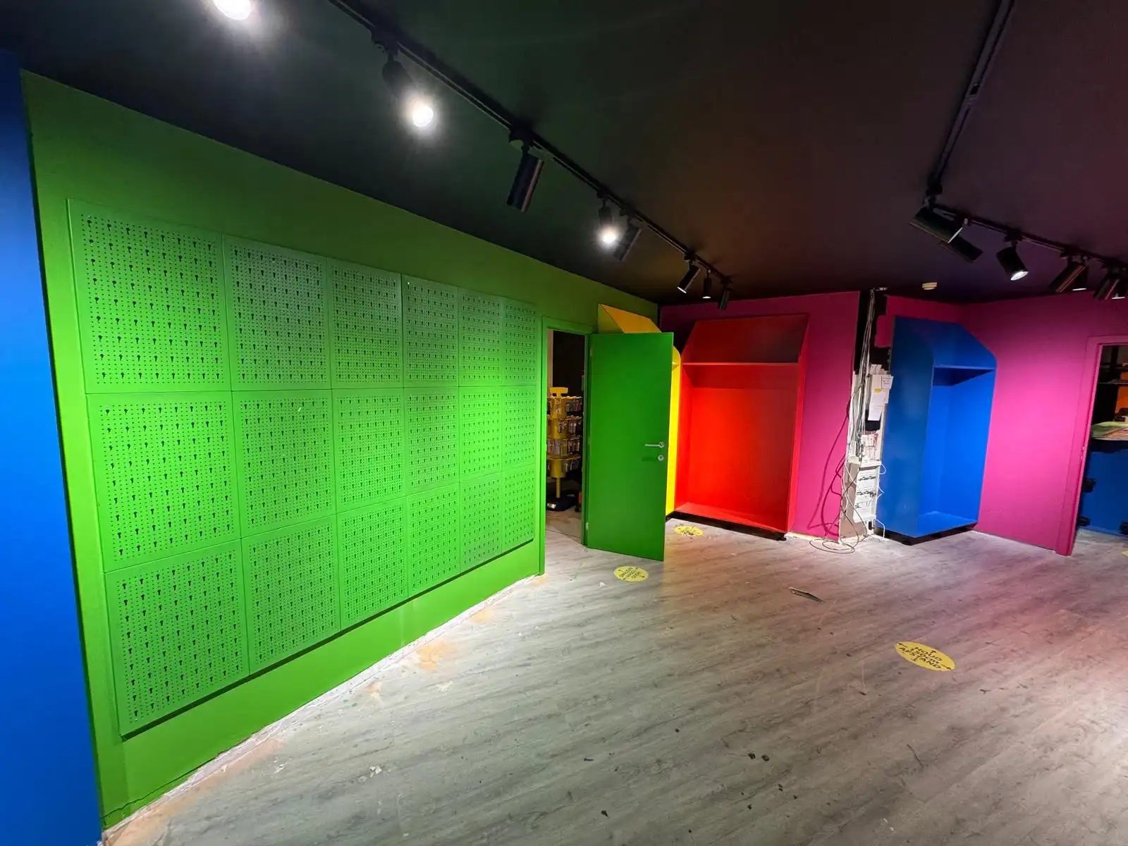 Commercieel handelspand in het centrum van Lommel foto 4