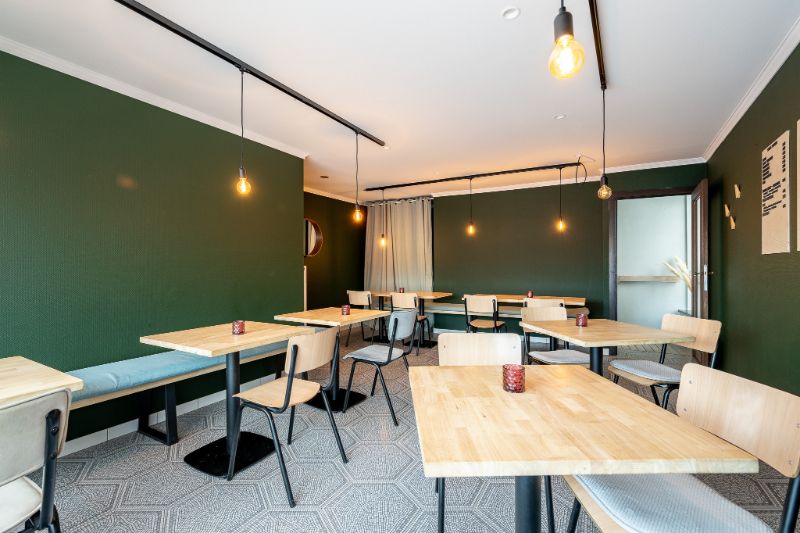 Commercieel handelspand met bovenliggende woonst op de Markt van Ingelmunster foto 14