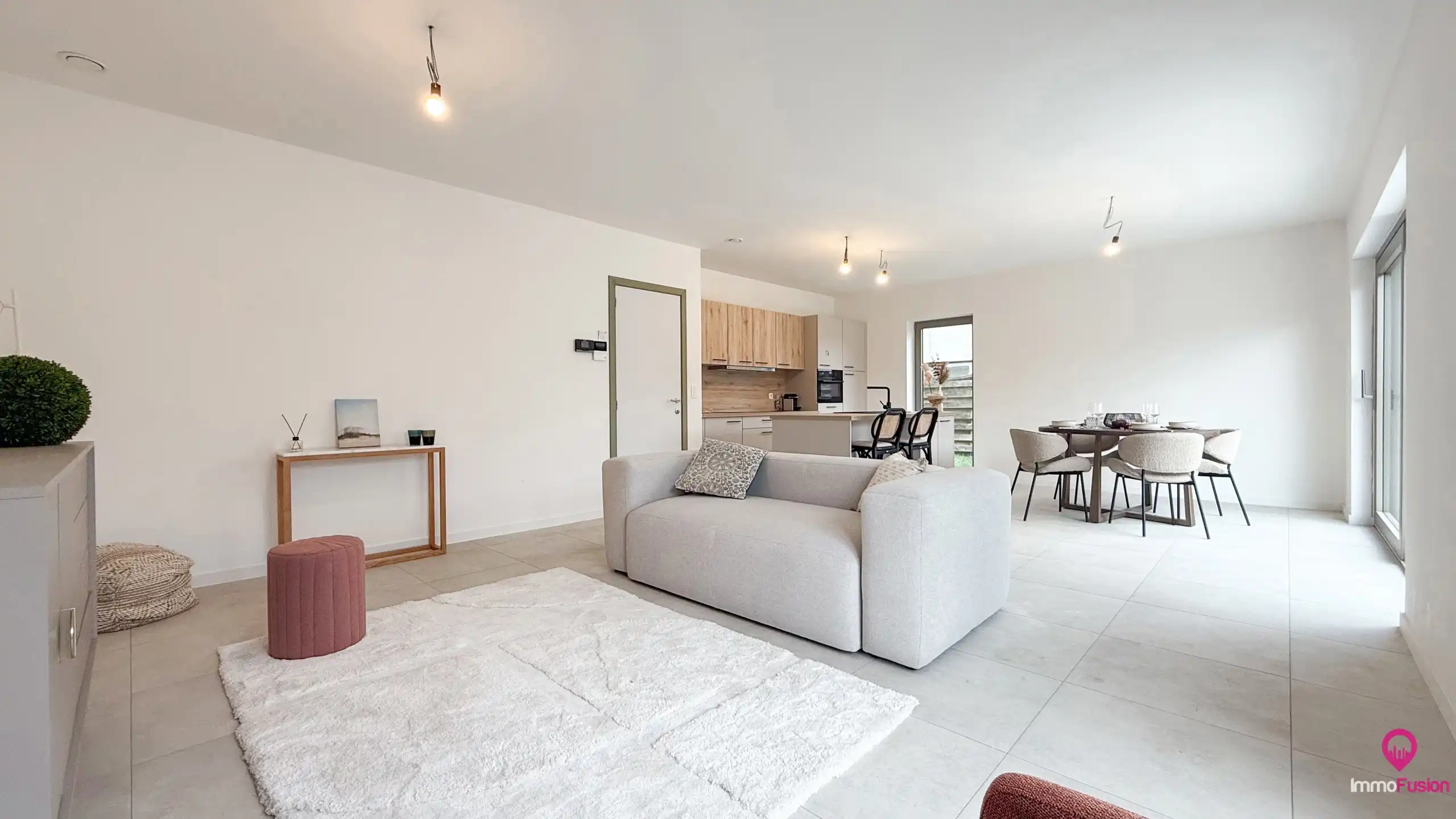 Gelijkvloers appartement met 3 slaapkamers en met een tuin! foto {{pictureIndex}}