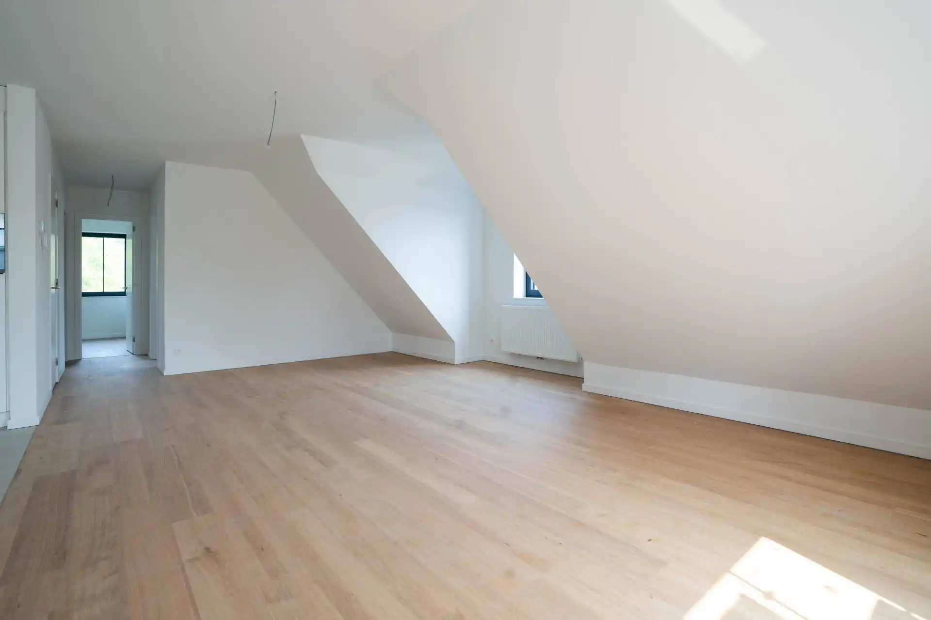 Modern appartement met twee slaapkamers en ruim terras. foto 5