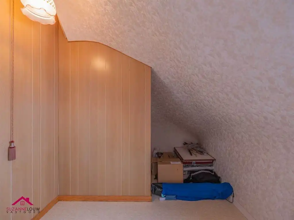 Te renoveren woning op ruim perceel foto 37