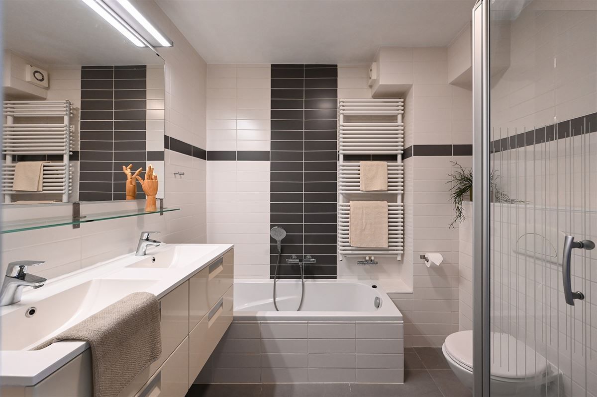 Mooi gerenoveerde woning in Wilrijk met energielabel A! foto 17