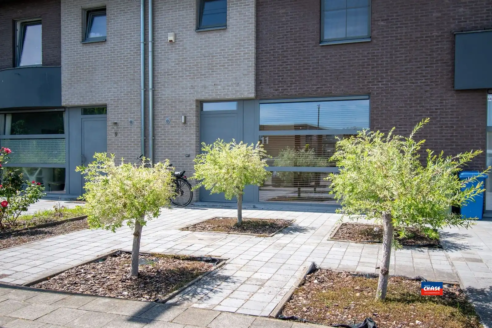 Instapklare woning met 4 slaapkamers, tuin en garagebox foto 2