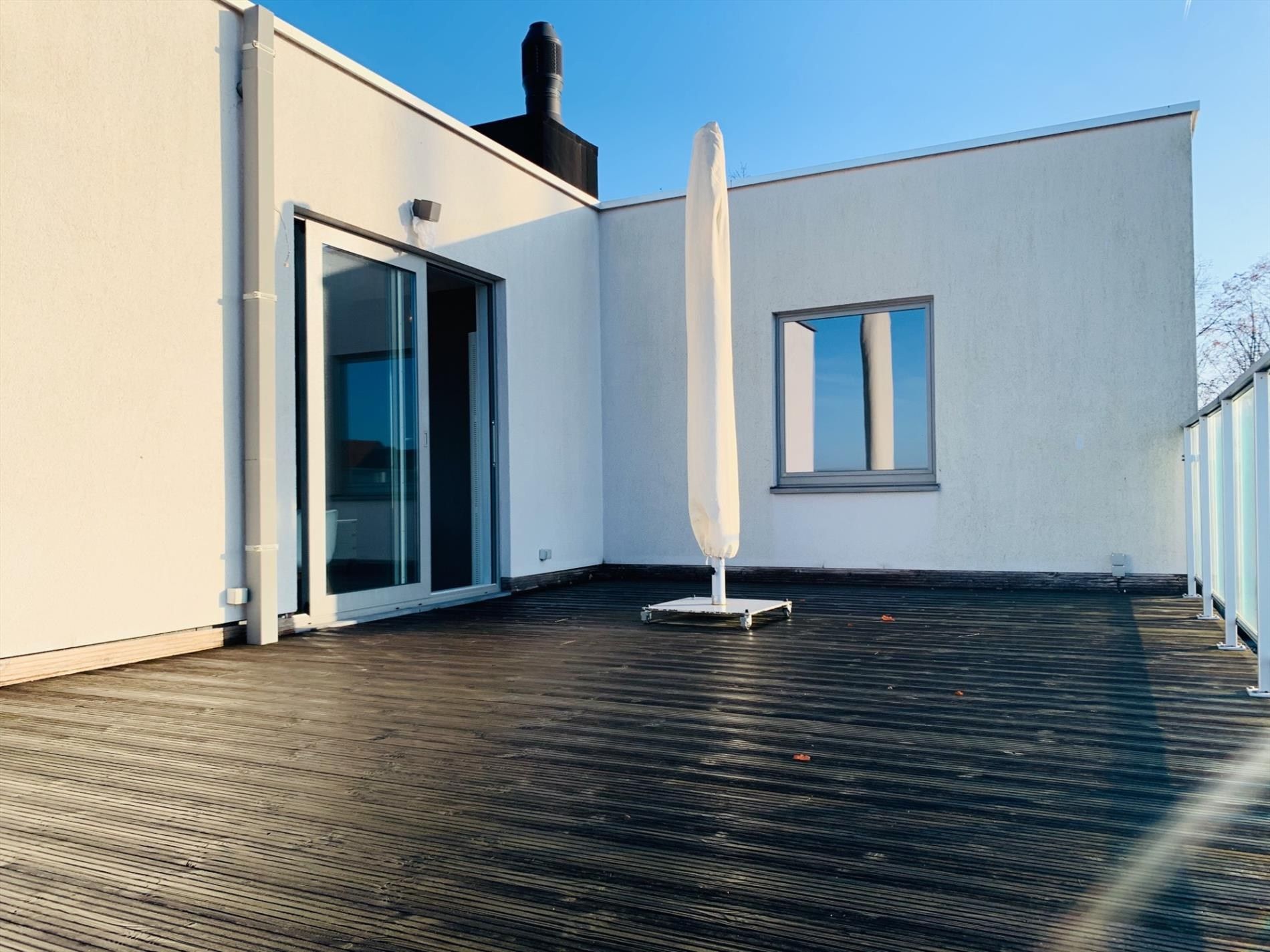 Penthouse met dubbel dakterras incl 2 autostaanplaatsen foto 2