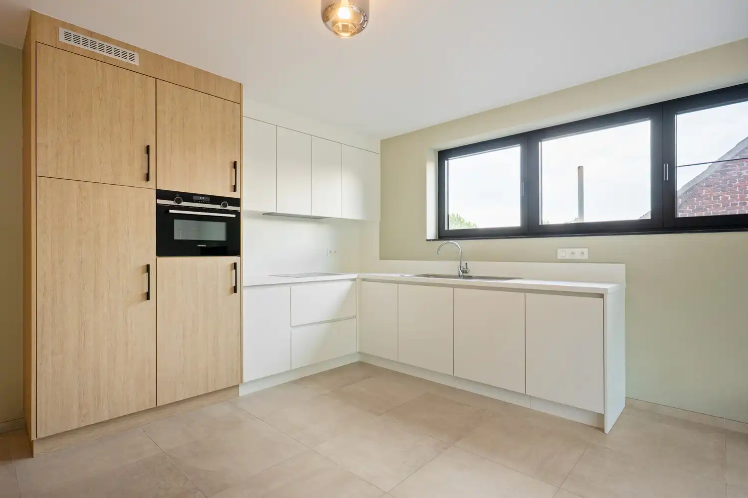 Recent energiezuinig appartement met 2 slpkrs, terras en autostaanplaats te Schriek foto 3