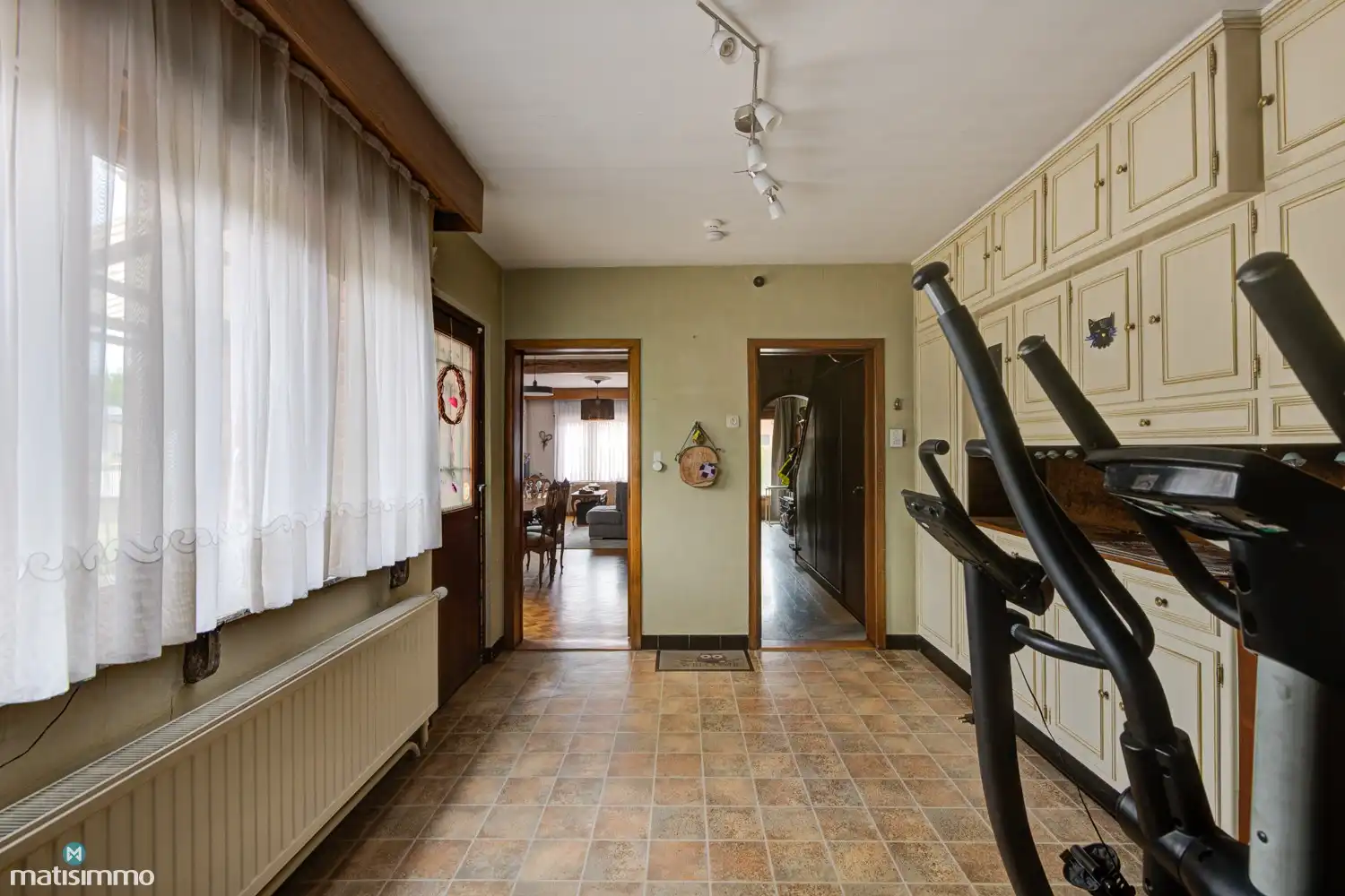 RUIME GEZINSWONING MET 3 SLAAPKAMERS EN EEN RIANTE TUIN OP EEN PERCEEL VAN 1.411 M² NABIJ HET CENTRUM VAN TONGEREN foto 10
