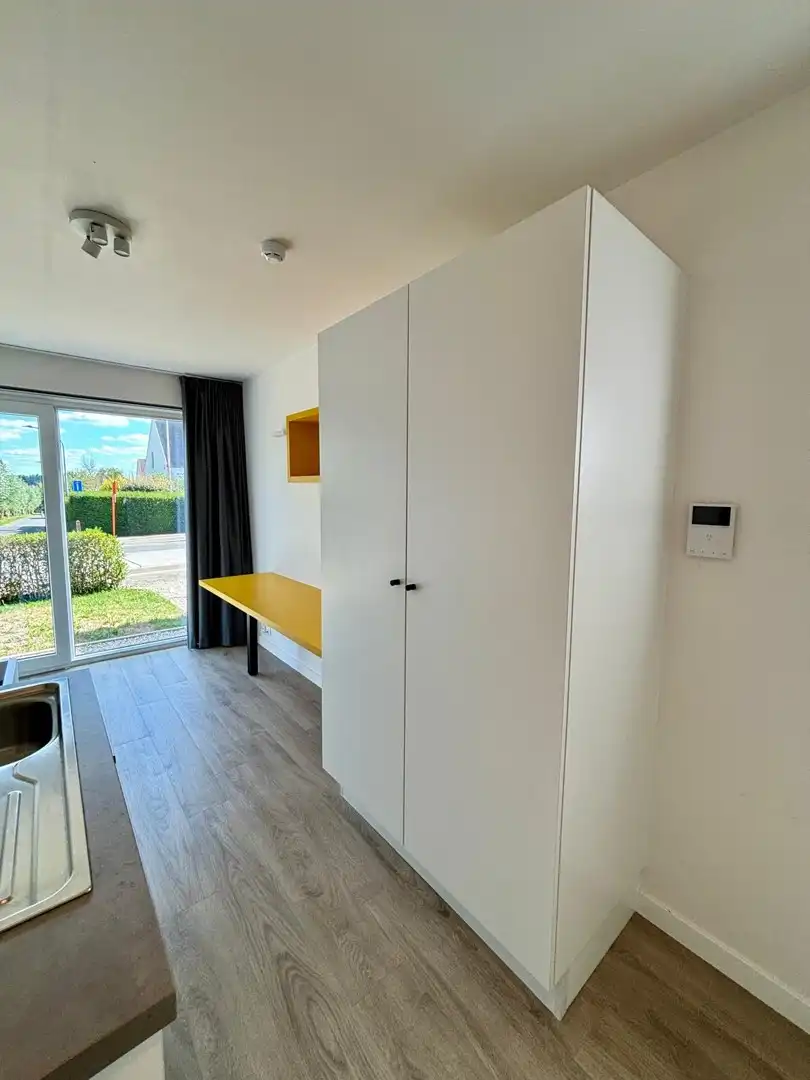 Bemeubelde studentenkamer met privé-keuken & badkamer – Hoog Kortrijk foto 5