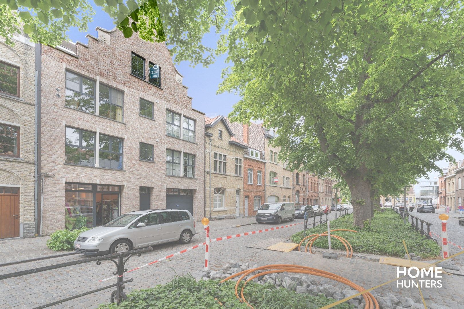 Instapklaar appartement met zonnig terras op toplocatie in Ieper foto 2