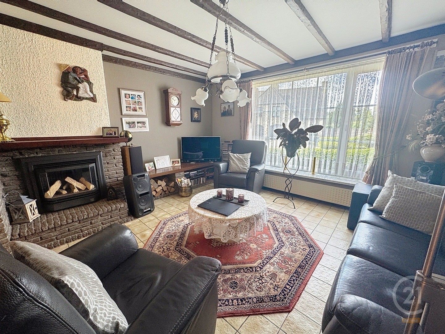 Karaktervolle woning met ruime tuin in het centrum van Leffinge foto 4